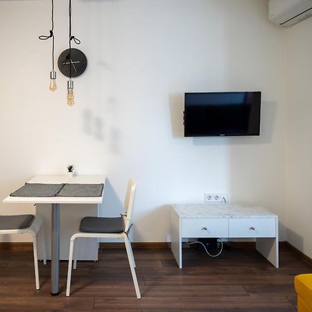 Bright Studio In The City Center Sofia Exterior foto