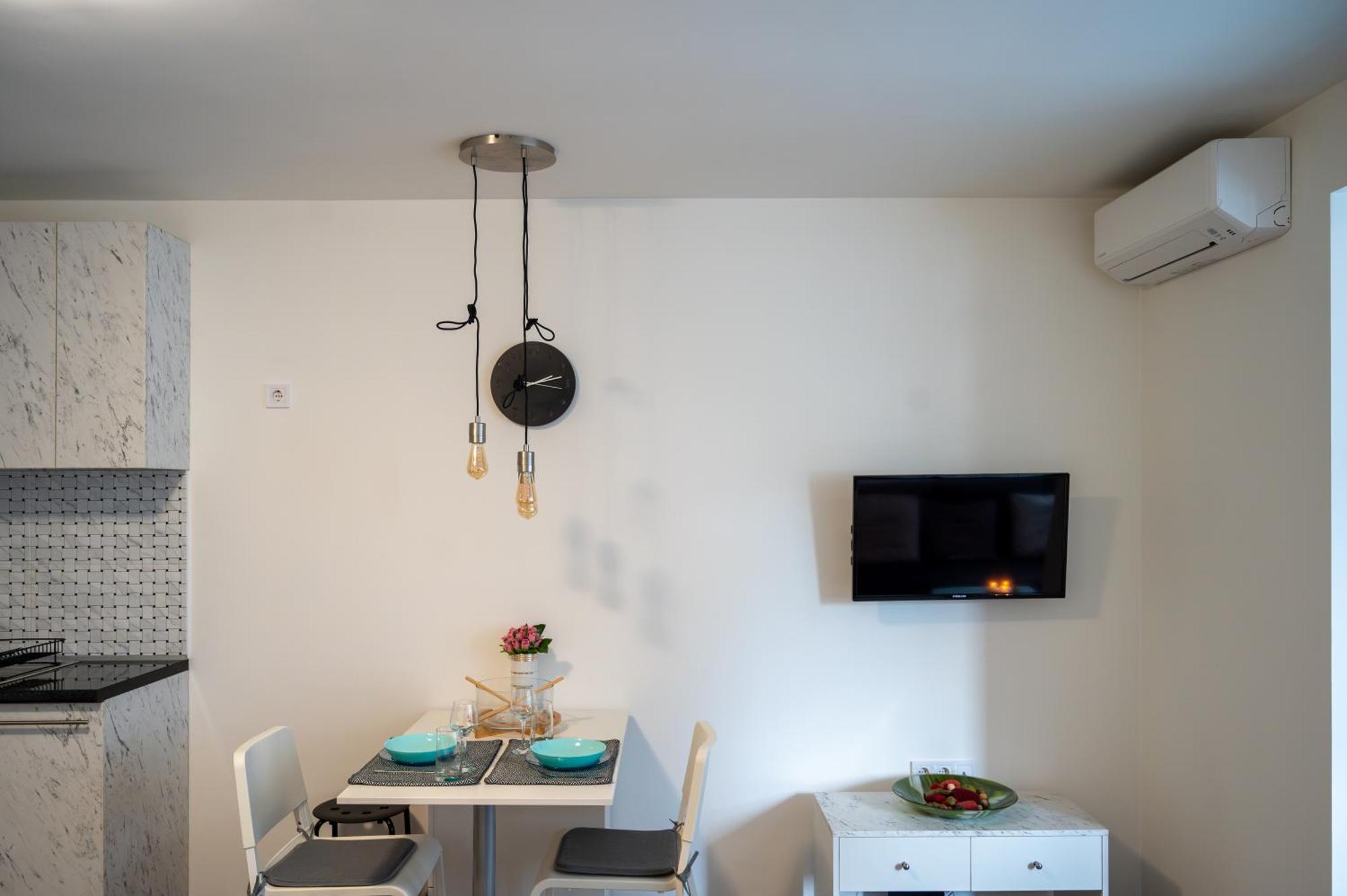 Bright Studio In The City Center Sofia Exterior foto
